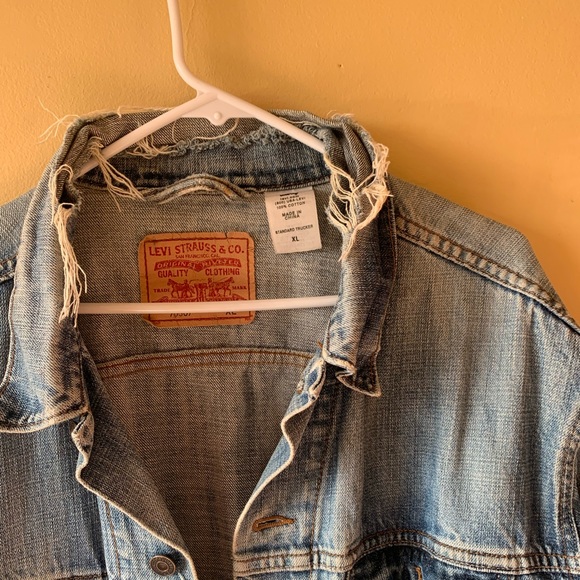 Classic Leviβs Jacket π - Picture 2 of 7